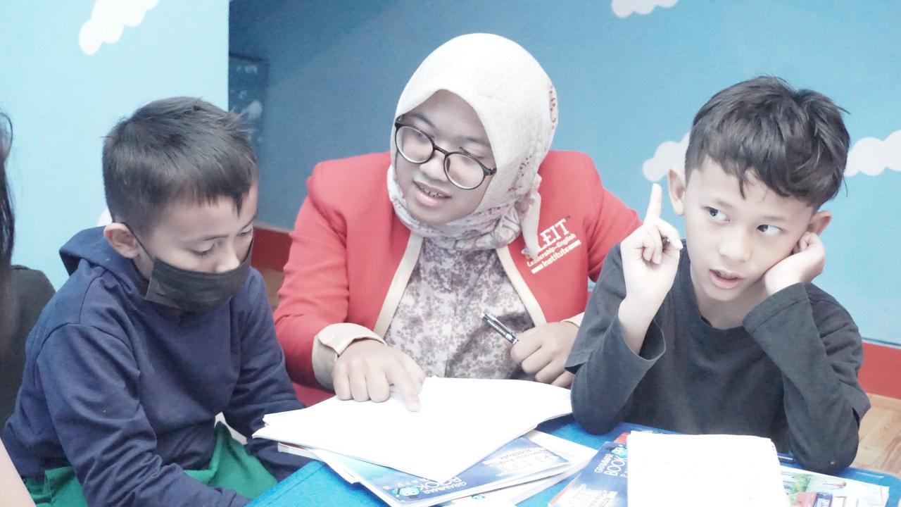 Tips Memulai Bisnis Pendidikan yang Sukses dan Menguntungkan Langkah Memulai Bisnis Setelah Menyelesaikan Pendidikan