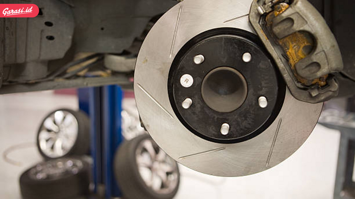 Simak! Ini Penyebab Rem Mobil Kamu Bermasalah - Garasi.id Gejala Masalah Pada Sistem Rem Mobil