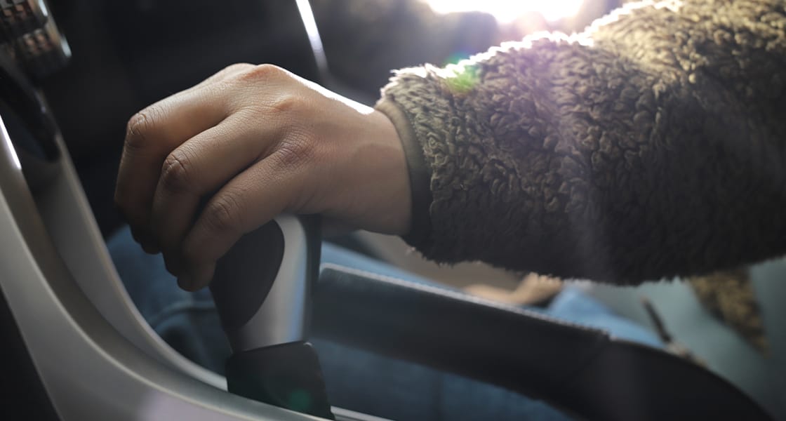 Perbedaan Jenis Transmisi Mobil Manual Dan Otomatis